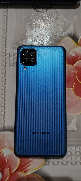 SAMSUNG Galaxy M12