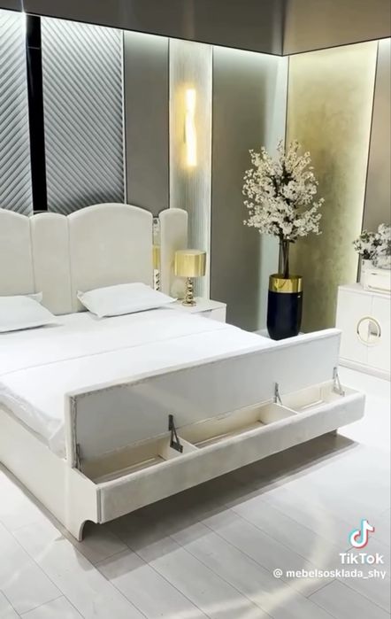 Спальний гарнитур