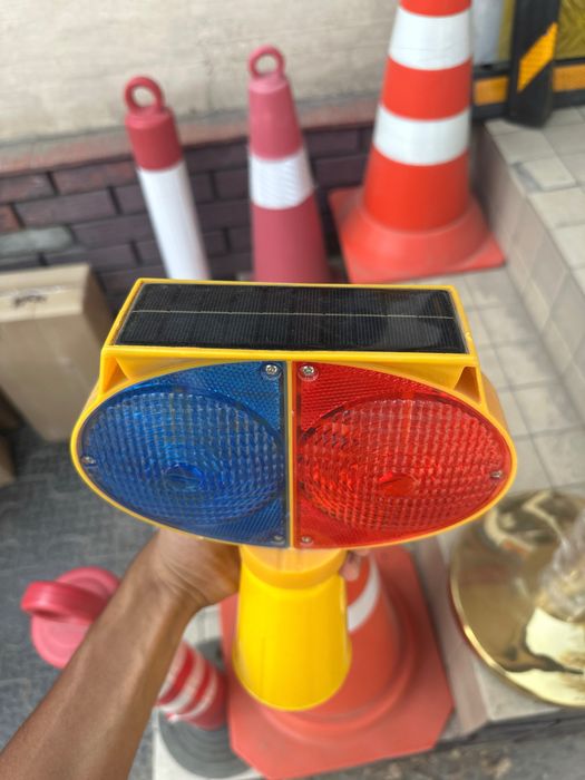 Мигалка Жилет светоотражающие столбик конусы пожарные товары есть