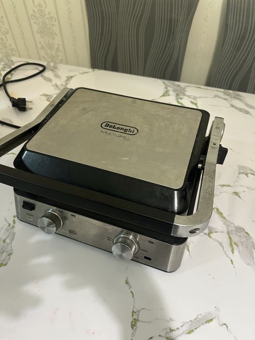 Грильница Delonghi