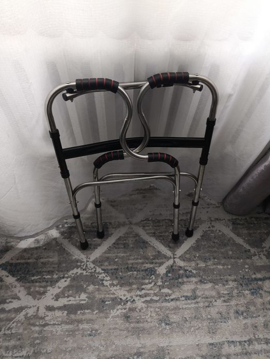 Продаю ходунок для реабилитации