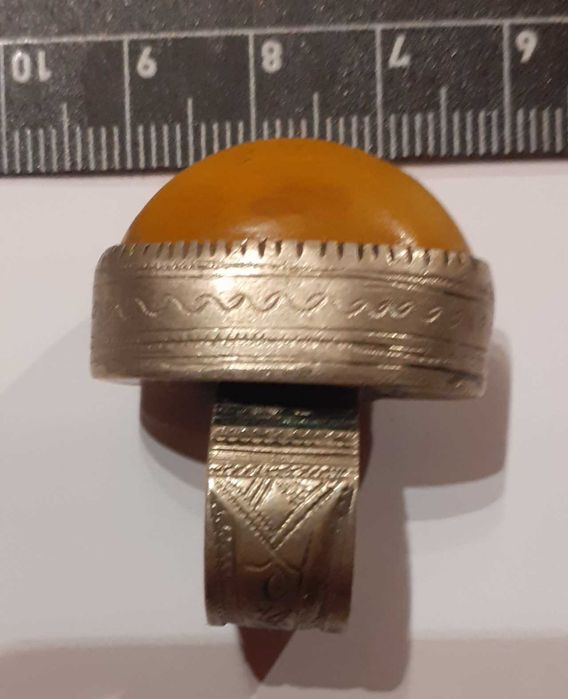 Inel Tuareg, model dom cu chihlimbar, argint tribal, Burkina Faso - mărimea 19 mm