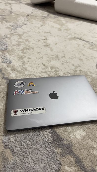 Macbook Pro 13 дюймов 2019 года