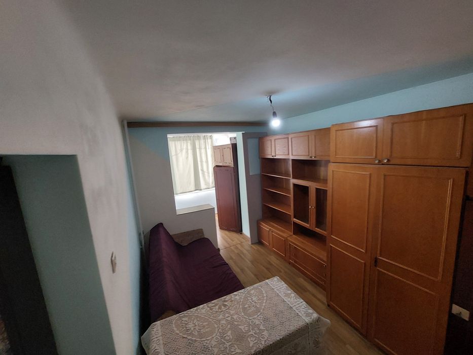 Închiriez Apartament cu 2 Camere la 5 Minute de Piața Rogerius