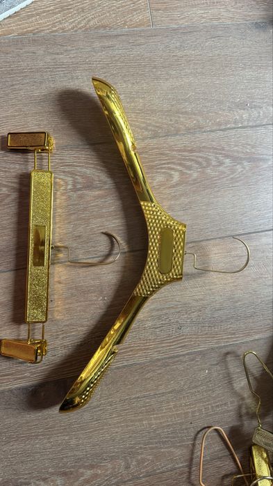 Продам плечики для одежды за 10 шт