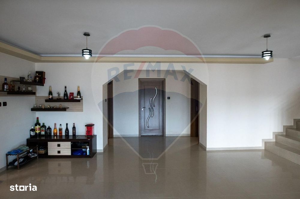 Casă / Vilă cu 5 camere de vânzare