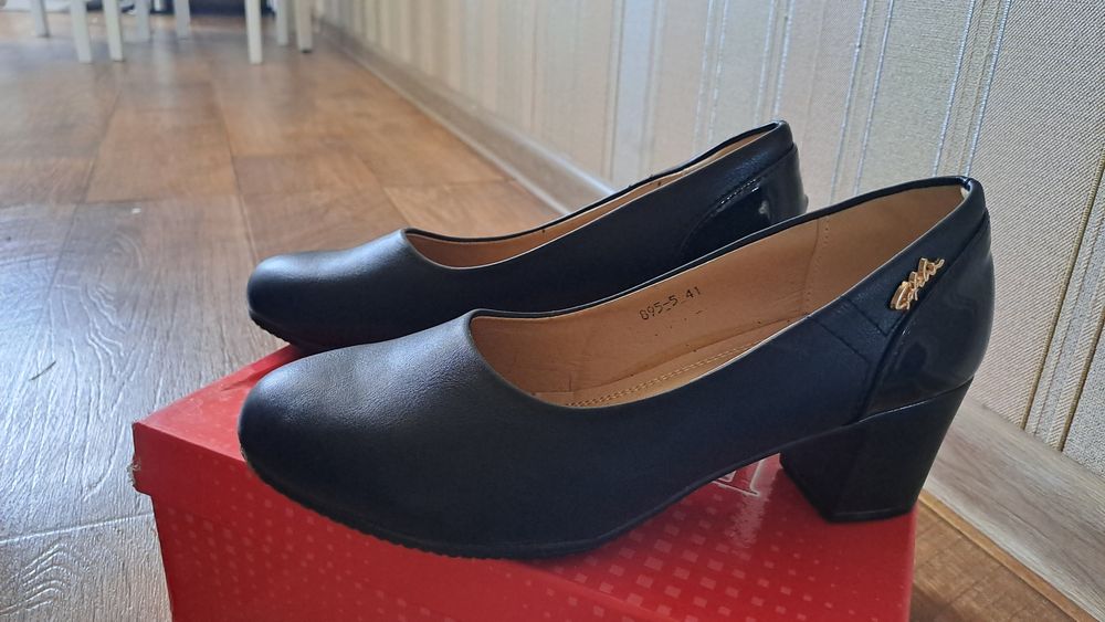 Продам туфли женские