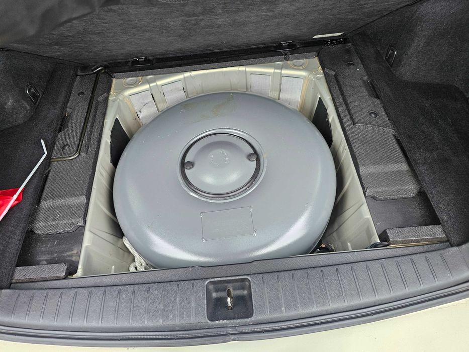 КАПАРИРАН . Subaru outback 2.5 benzin\gas automatic