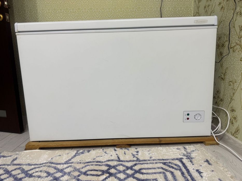 Морозильник Бирюса 260 л белый