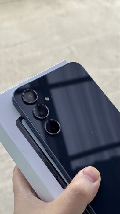 Продам ИДЕАЛЬНЫЙ samsung A55/ 256gb