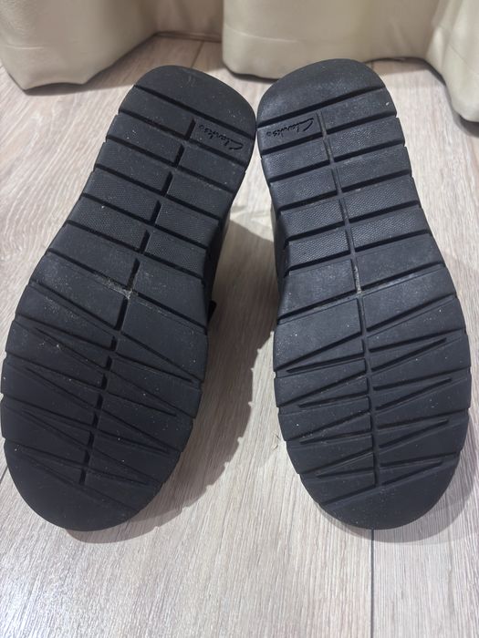 Обувки Clarks за деца