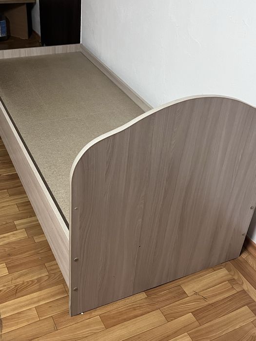 Продам кровать(одноместную)