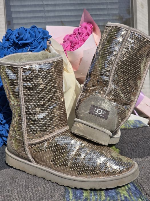 UGG оригинални ботуши с пайети N42