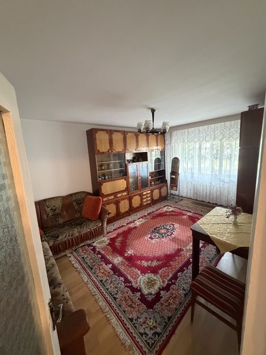 Închiriez apartament 3 camere decomandat – spațios și complet utilat