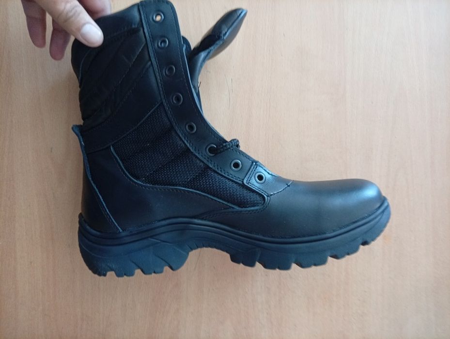 Продам берцы летние 41 размер новые