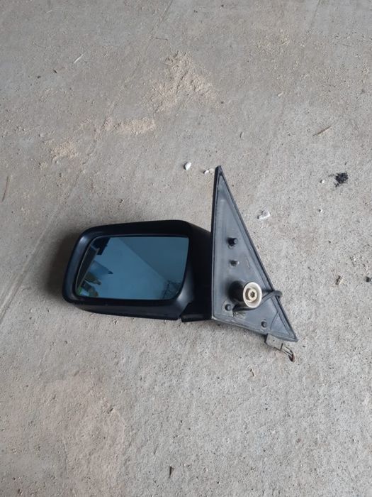 Боковое стекло бмв е34