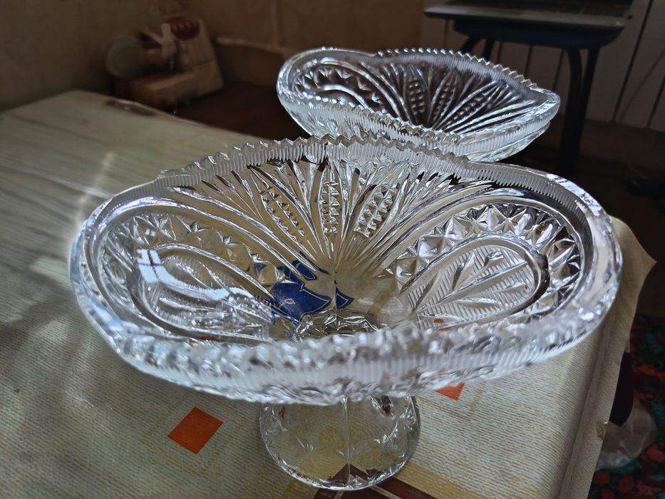 Хрустальная ваза