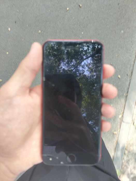 Айфон СЕ 64 гигов