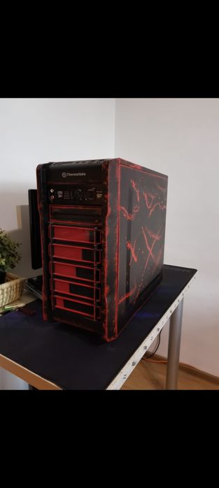 Calculator cu carcasa unica