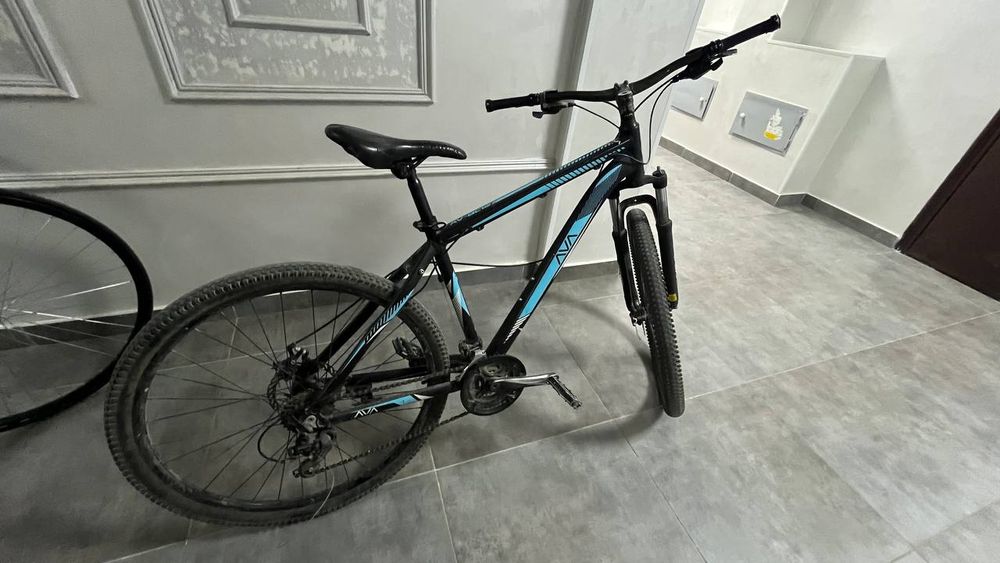 Велосипед мтб в черно синем цвете