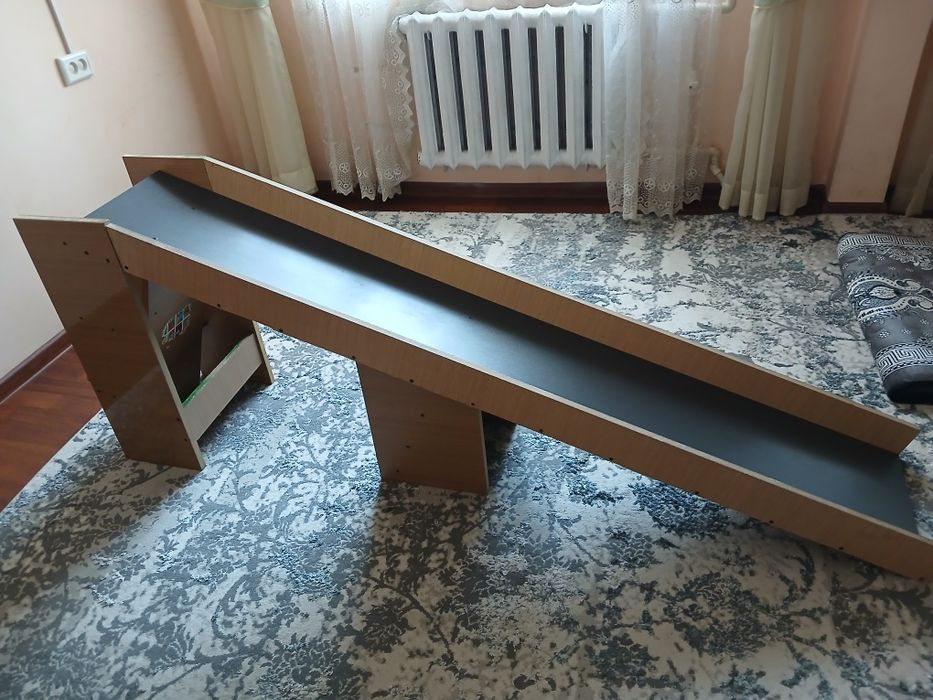 Детская горка лебедь качалка ослик попрыгать мяч фитбол