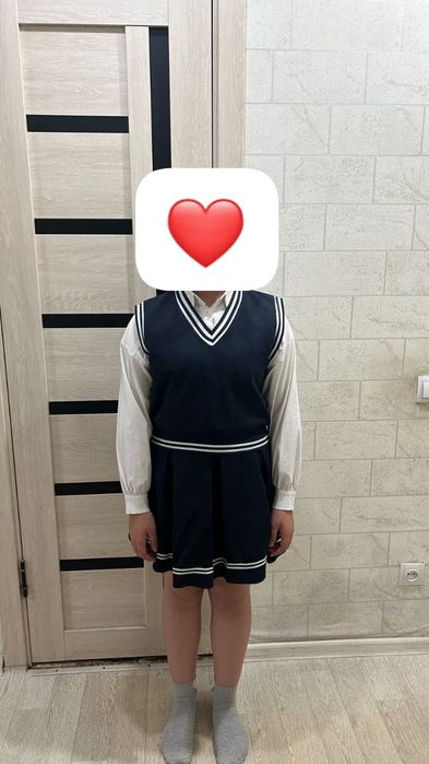 Школьная форма ( жилет и юбка)