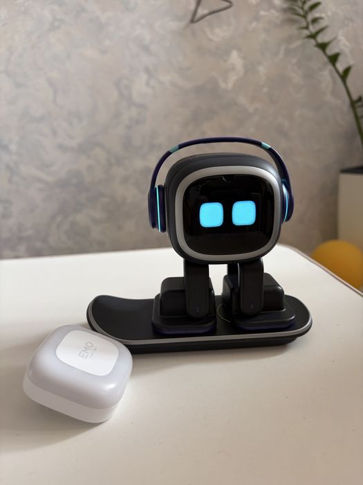 Робот EMO с chat gpt