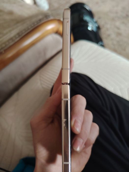 Samsung Galaxy Flip 4