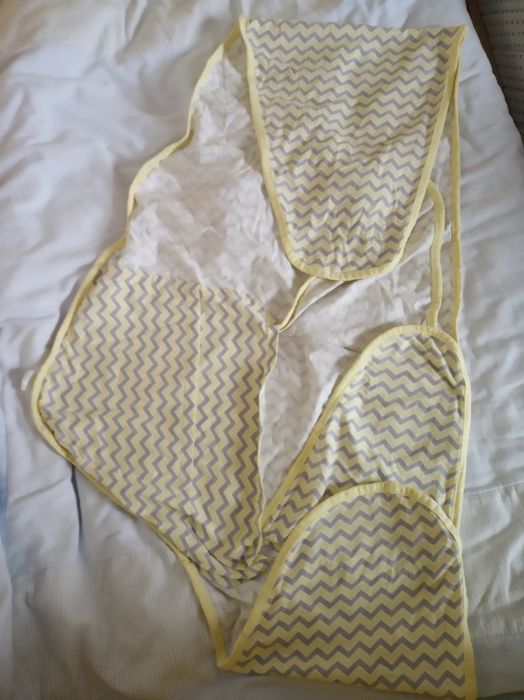 Бебешки  одеалца/пелени, дрешки и обувчици