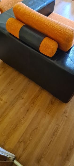 Диван с механизъм за спане и фотиол.