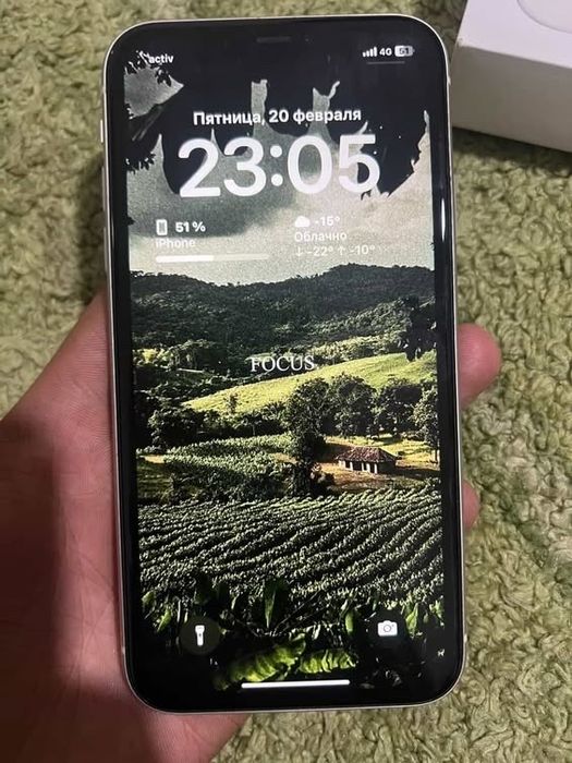 Продам айфон 11