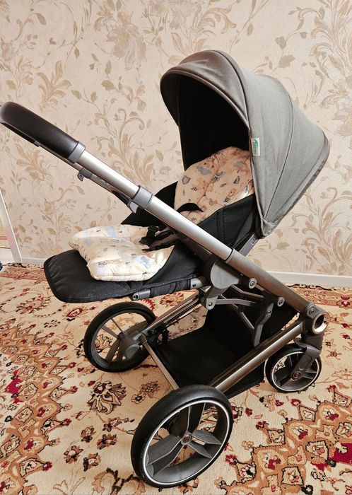 Коляска детская почти новая