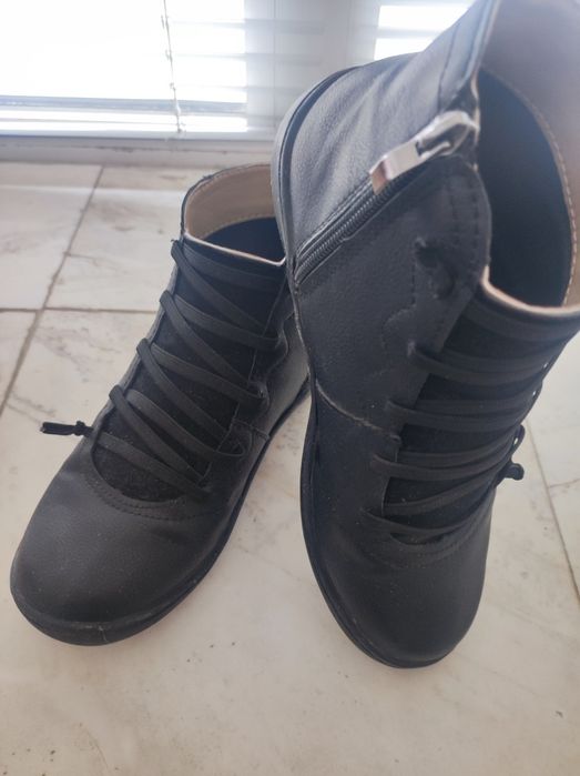 Дамски обувки. Боти естествена кожа