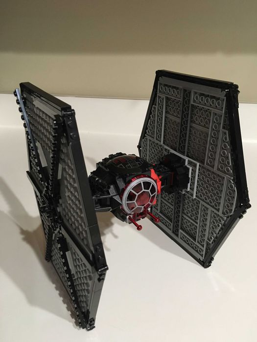 ЛЕГО Star Wars 75101  Космически кораб, Специални части, TIE fighter