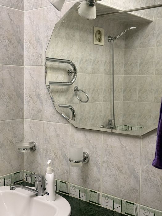 Продается 1 комнатная квартира на Ц-4