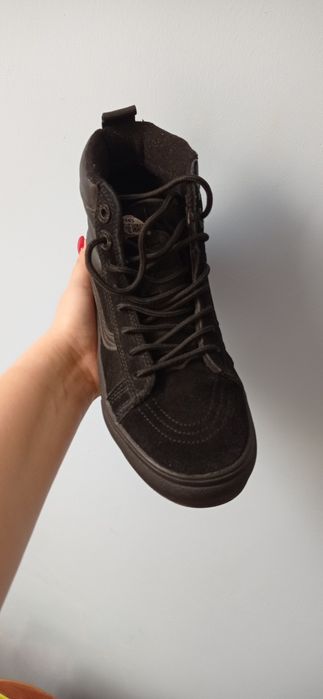 Продам высокие кеды Vans