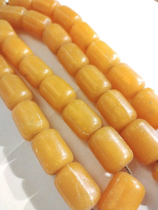 Оригинална, изключително стара кехлибарена броеница, над 120 години