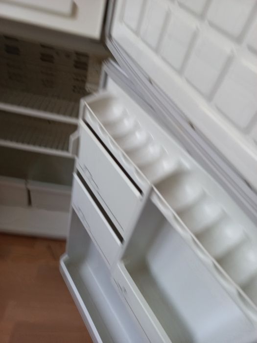 Холодильник  в отличном  состоянии ' Бирюса'