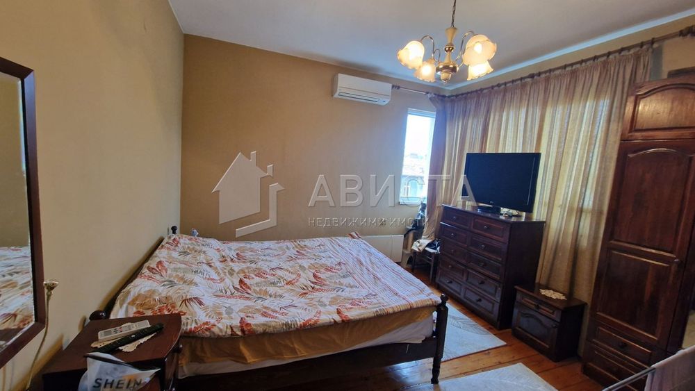 Дава се под наем Многостаен апартамент в София, Център - 150 кв.м за 1500 € - Снимка #9