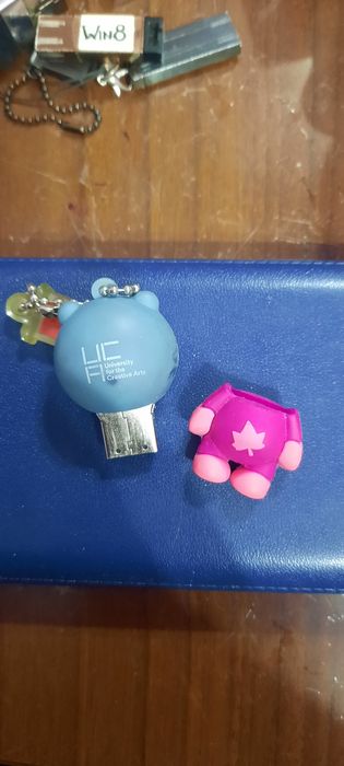 Флешка  гигабайт