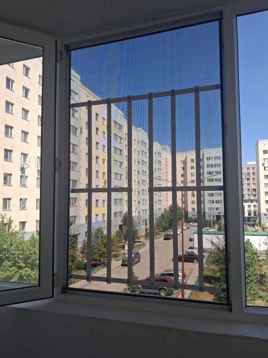 Москитные сетки наружные и внутренние.