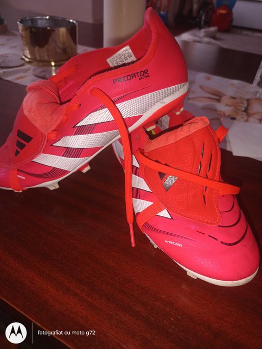 Ghete fotbal adidas predator mărimea 35