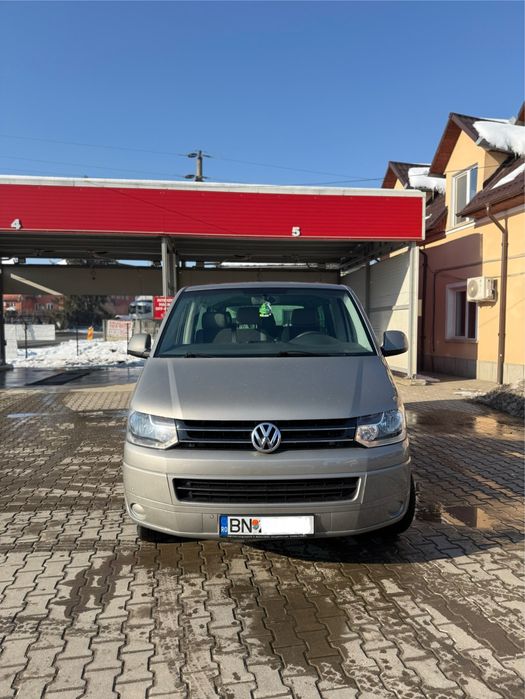 Volkswagen Caravelle 2.0 TDI – 102 CP – 2011 – 8+1 locuri – RO 2015