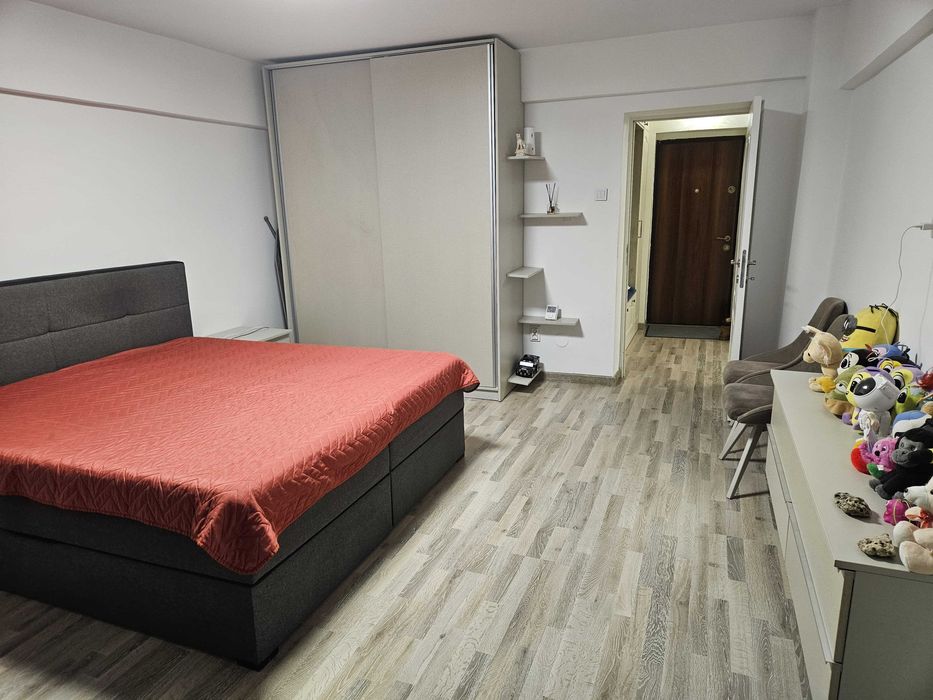 Apartament cu doua caamere transfomat in 3 Ultracentral  / Casa Cartii