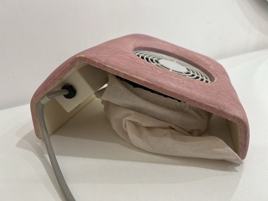 вытяжка-пылесос для маникюра