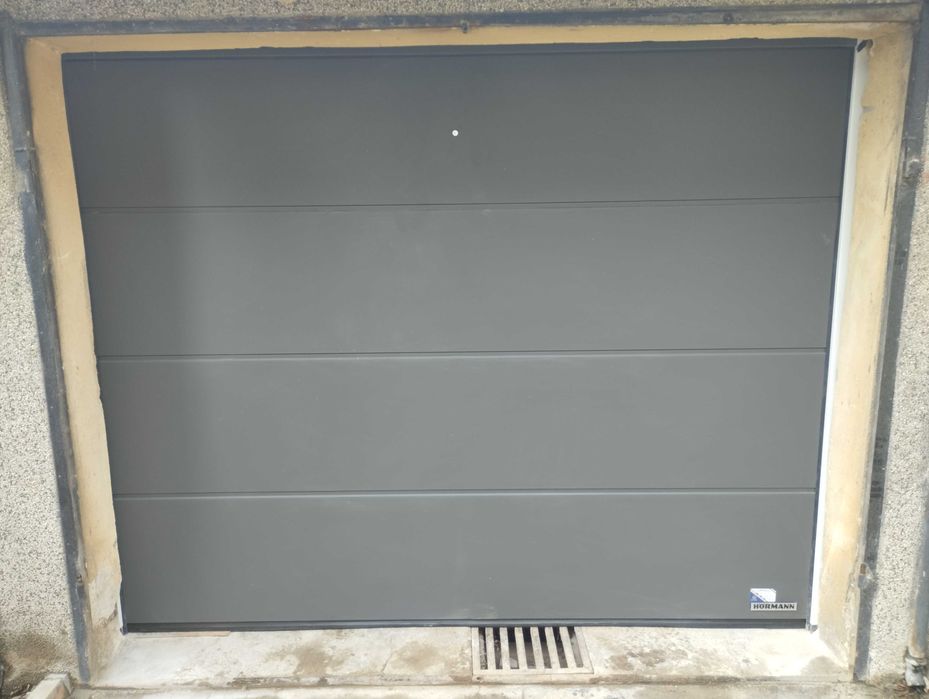 Немска гаражна врата Хьорман 2750х2250