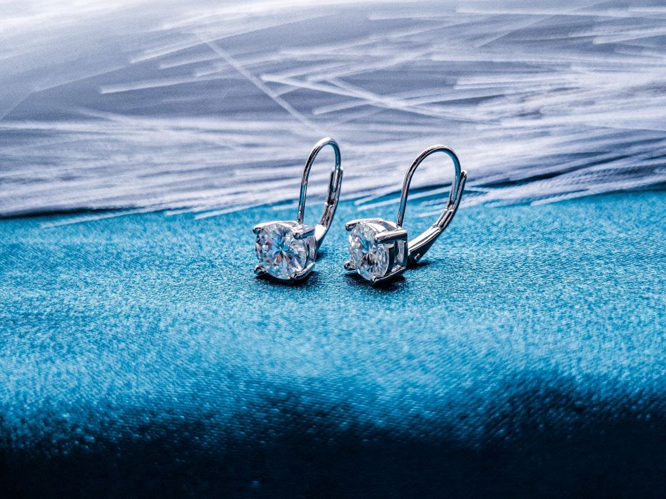 Cercei cu moissanite