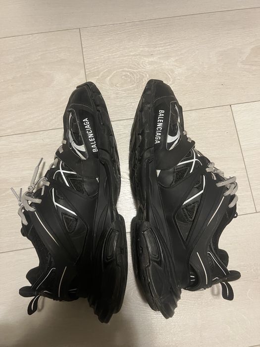 Balenciaga track 44