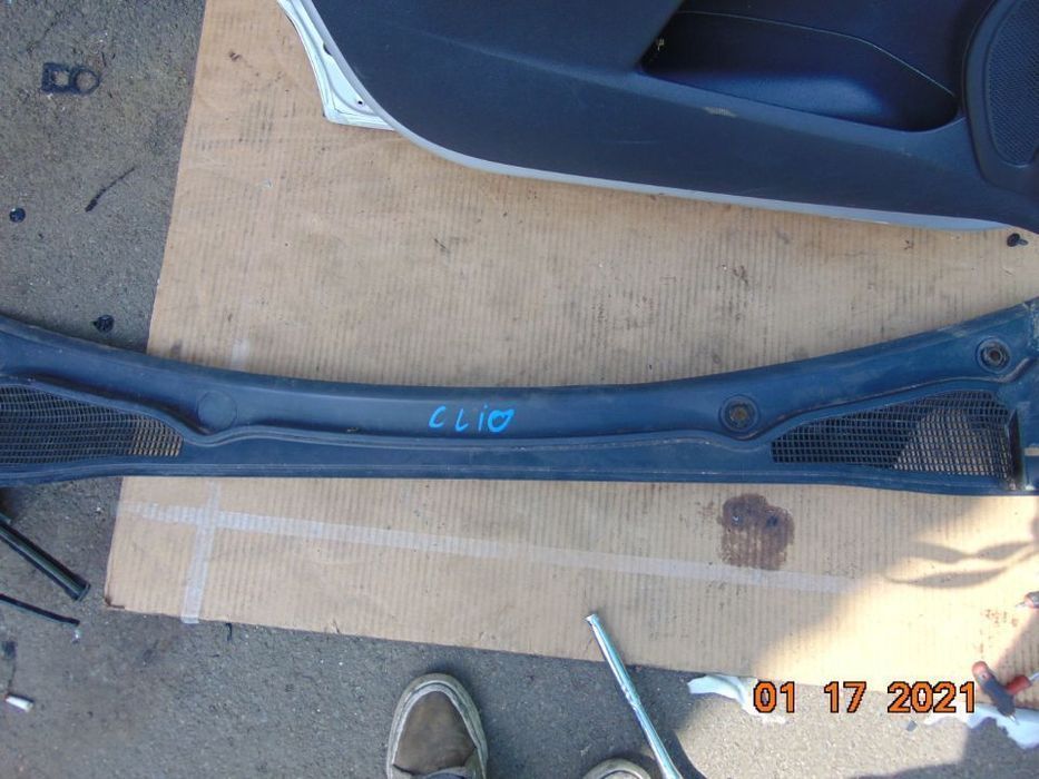 Grila stergatoare Renault Clio 4 an 2012-2019 dezmembrez Renault Clio