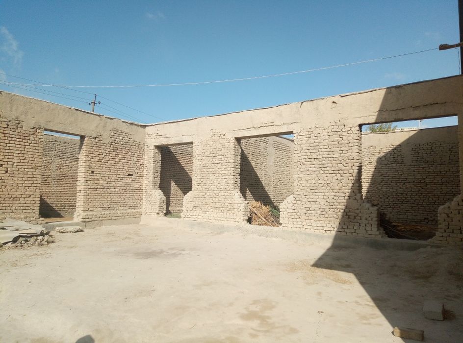 Уй сотилади Пайшанба